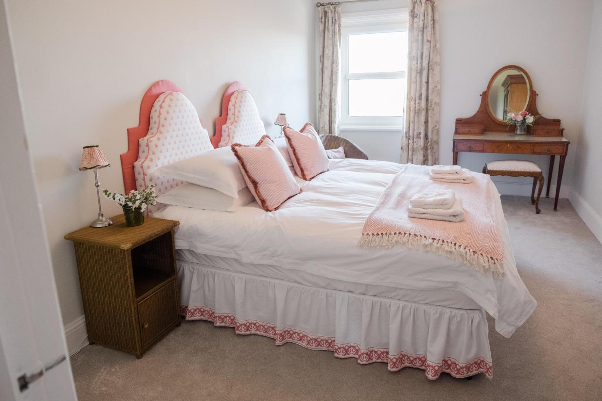 Southsea, - Two Bedroom - Newly Refurbished Throughout - Treetop Sea Views Appartement