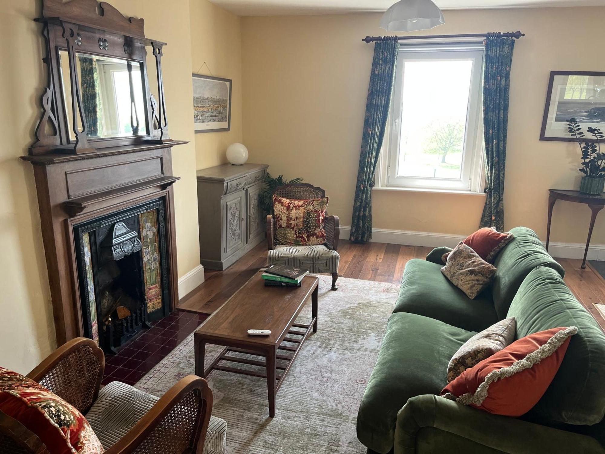 Southsea, - Two Bedroom - Newly Refurbished Throughout - Treetop Sea Views